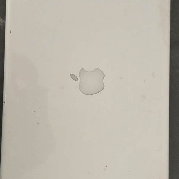 Apple Glossy White Laptop Shell